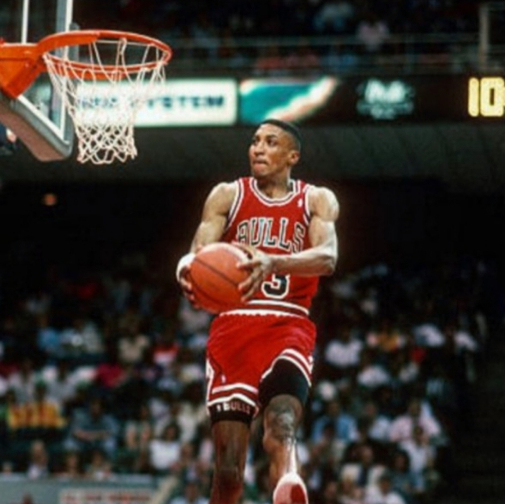 Scottie Pippen (Nike)-(Bulls)-(Jersey)-(Red)-(New)-(Size L)-$90.00 - Picture 7 of 10